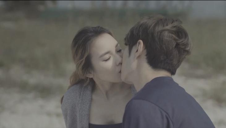 phim sex điện máy xanh Chị chị em em, chị mút cặc thì em mút buồi